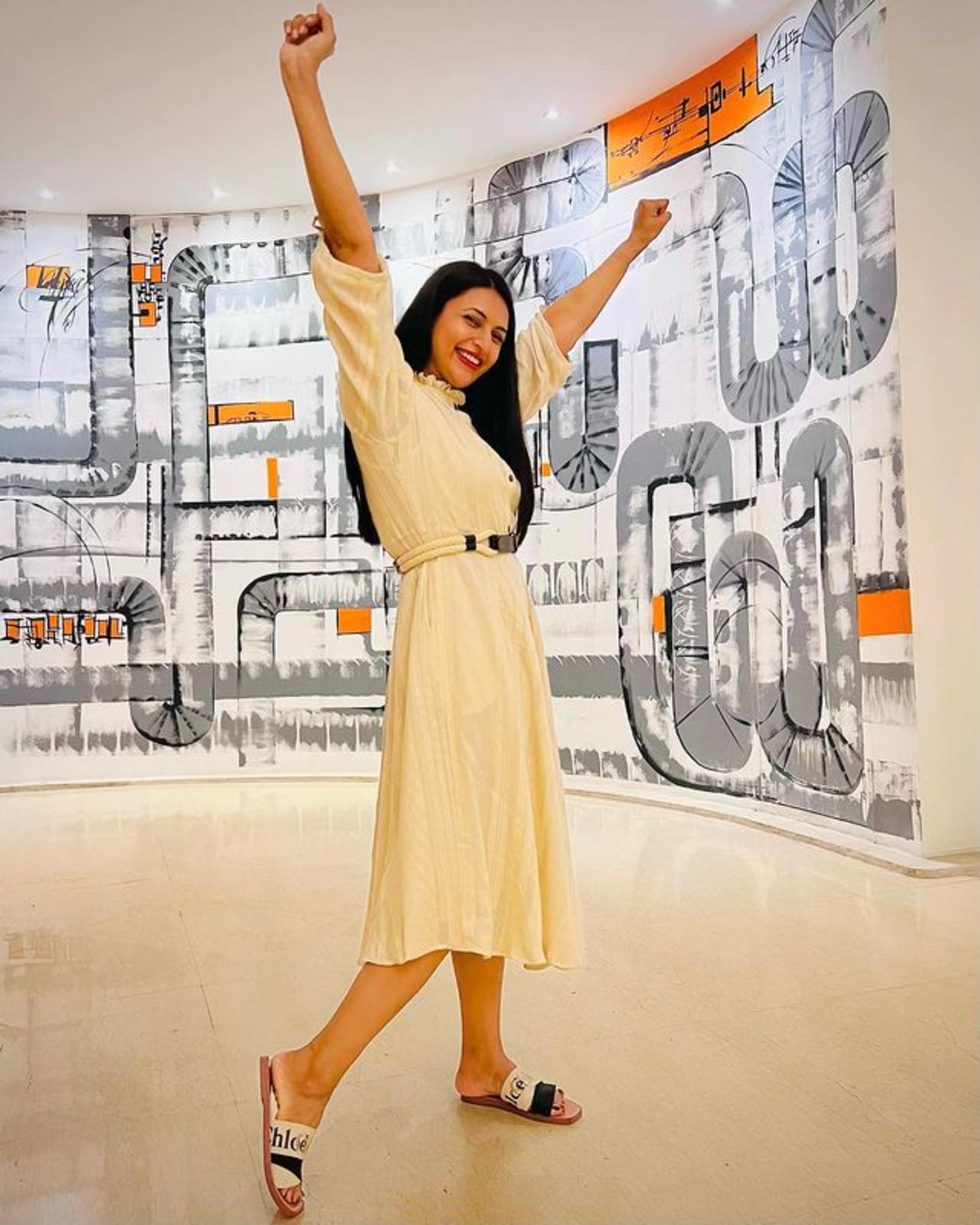 Divyanka Tripathi looked stunning in a white dress cinched with a black belt